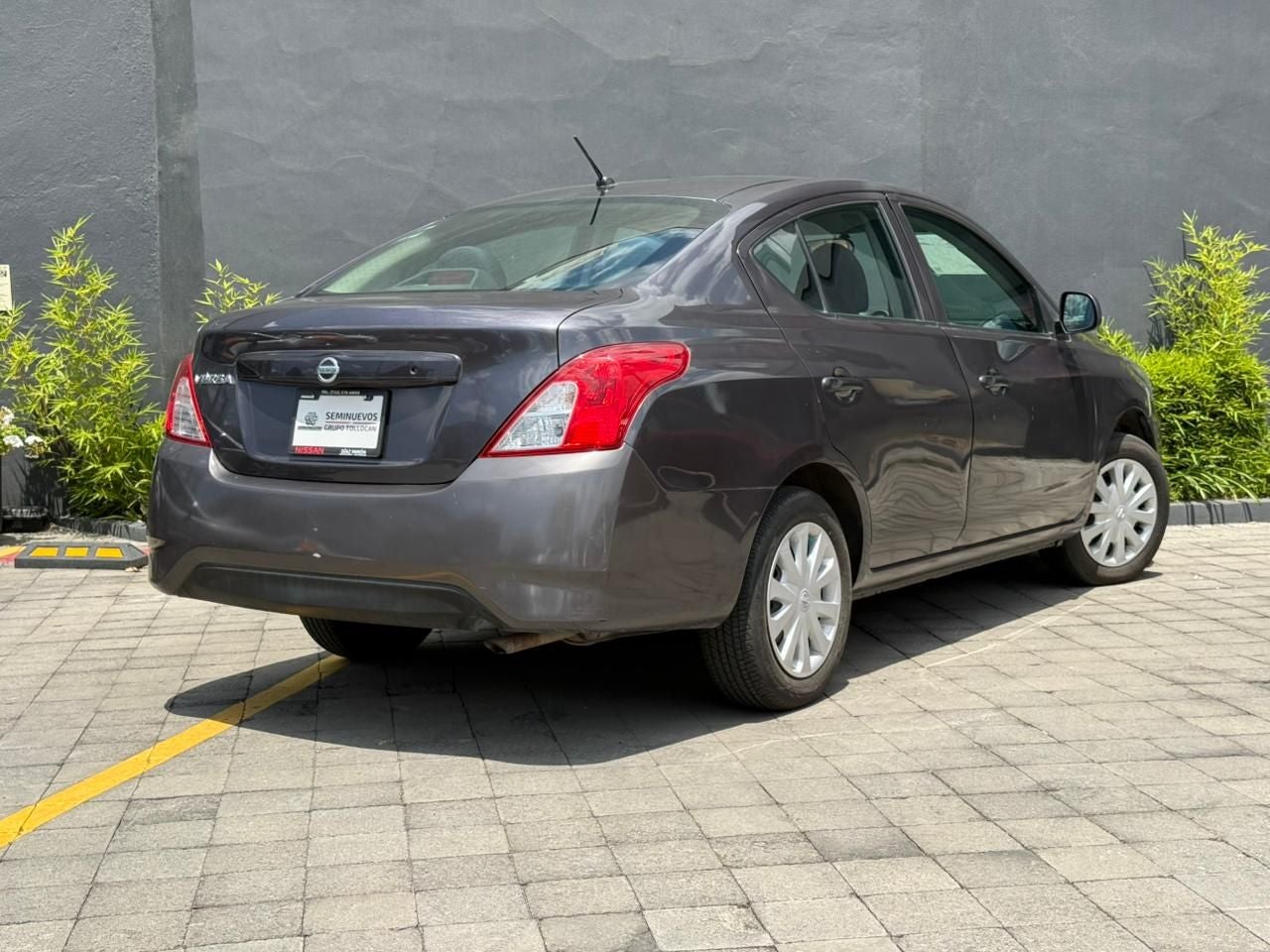 2020 Nissan V-Drive 1.6 A/C  Mt