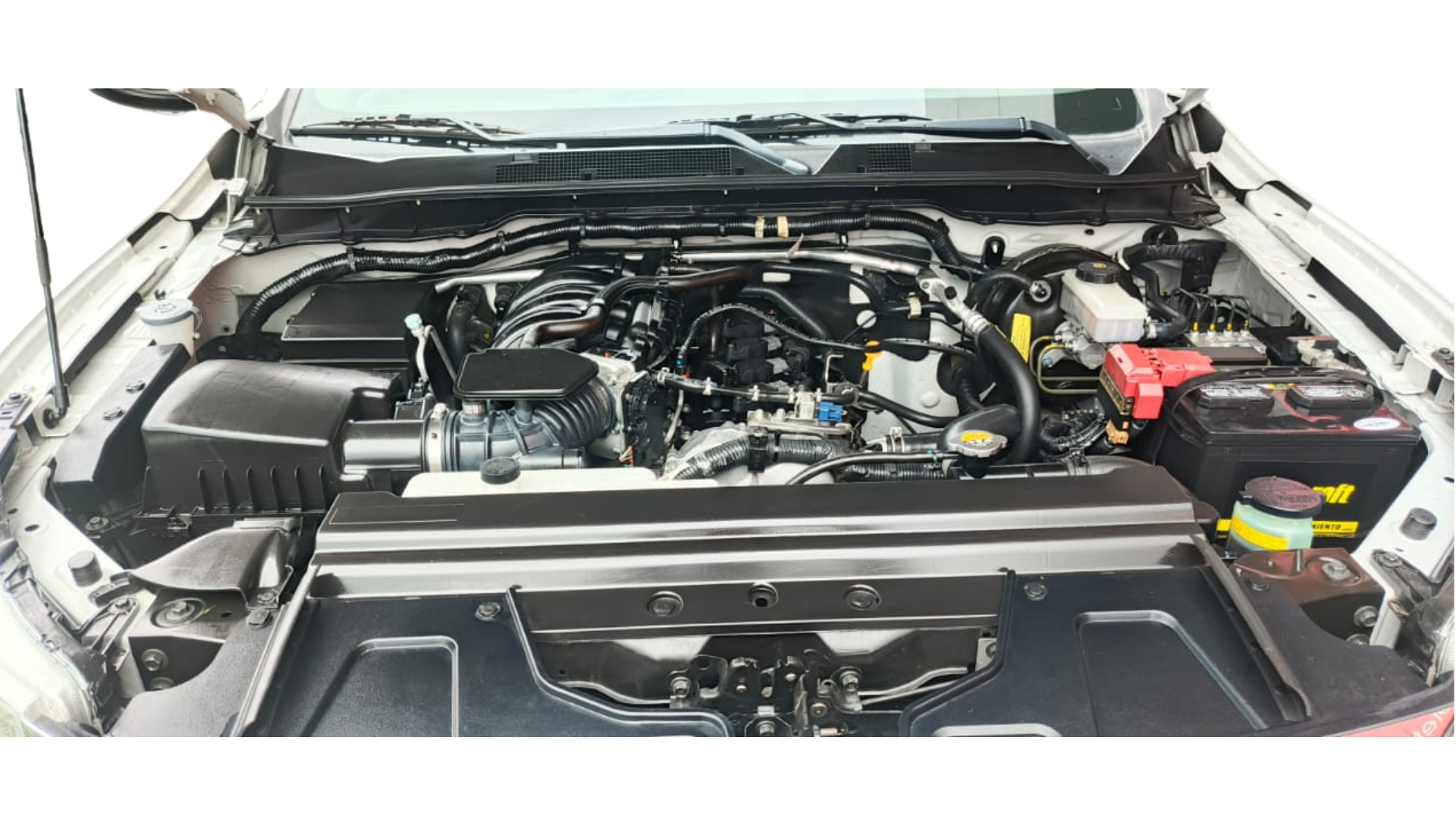 2020 Nissan NP300 Doble Cabina 2.5 SE Paq Seguridad Mt
