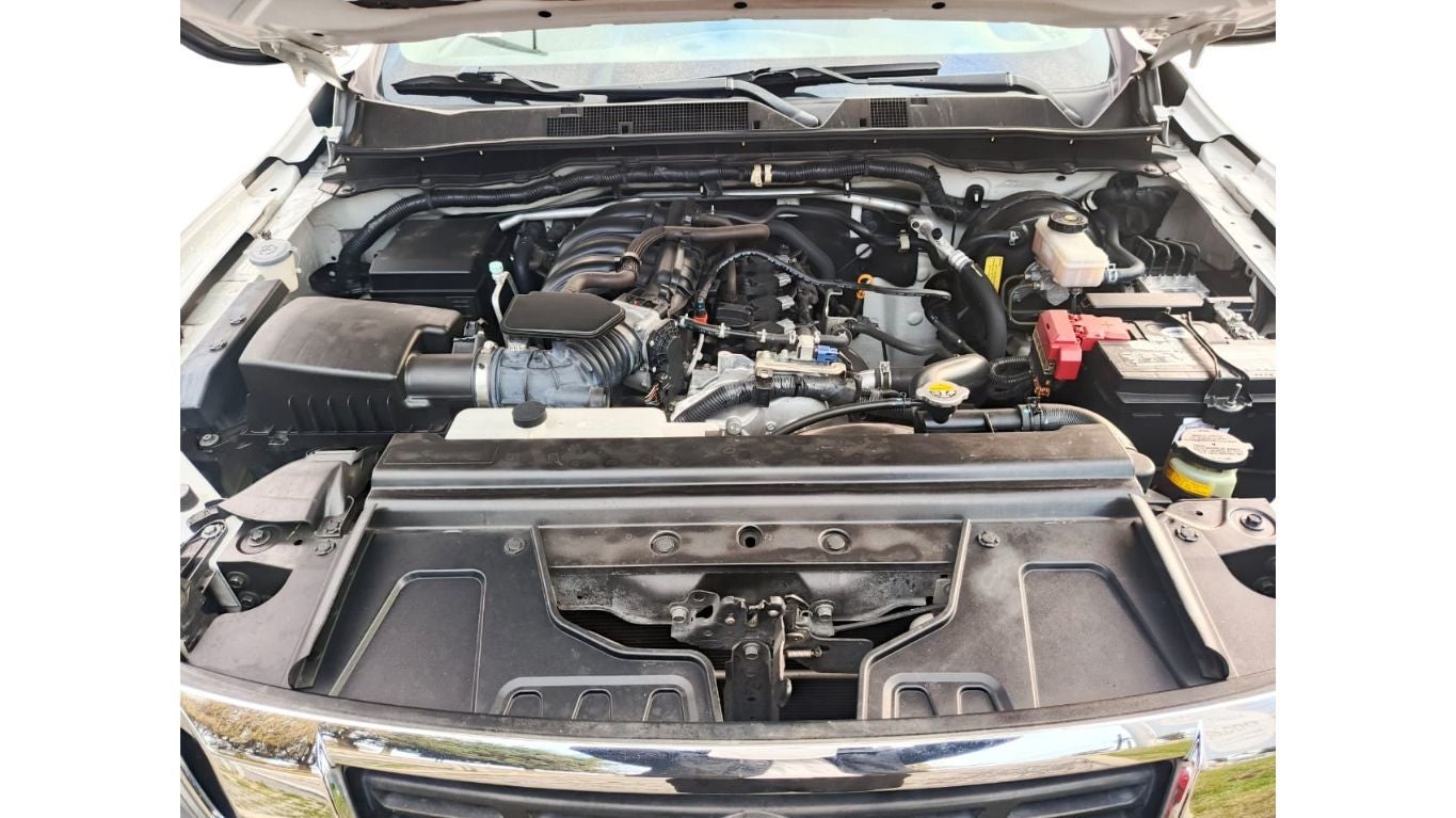 2021 Nissan NP300 Doble Cabina 2.5 SE Paq Seguridad Mt