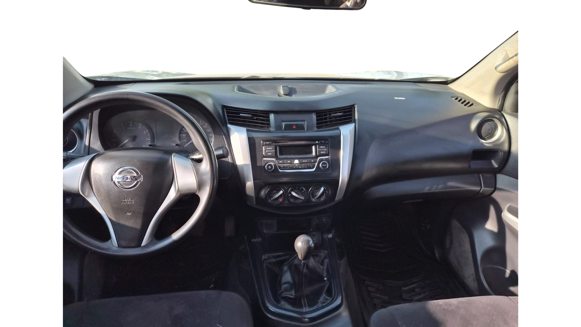 2020 Nissan NP300 Doble Cabina 2.5 SE Paq Seguridad Mt